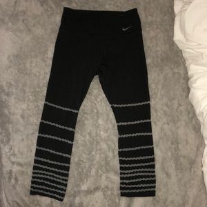 Nike cropped leggings